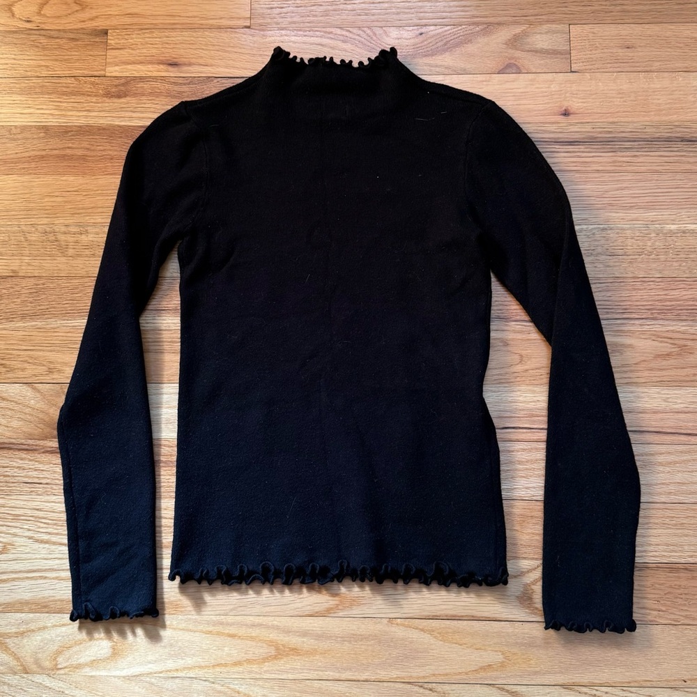 Scalloped Turtle Neck